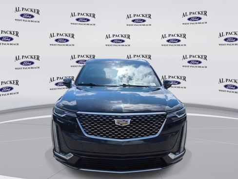 Used 2023 Cadillac XT6 Premium Luxury w/ Technology Package FWD image 9