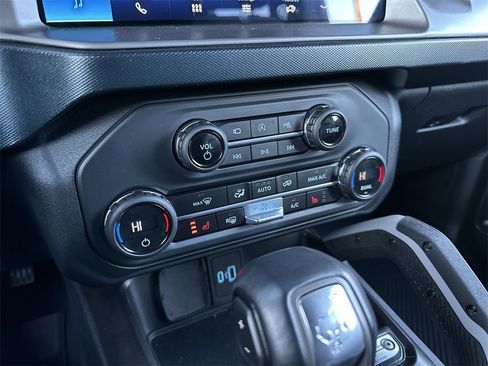 Used 2023 Ford Bronco Outer Banks image 18
