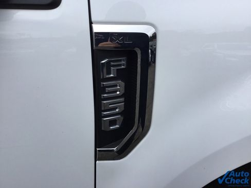 Used 2022 Ford F350 XL w/ Power Equipment Group image 19