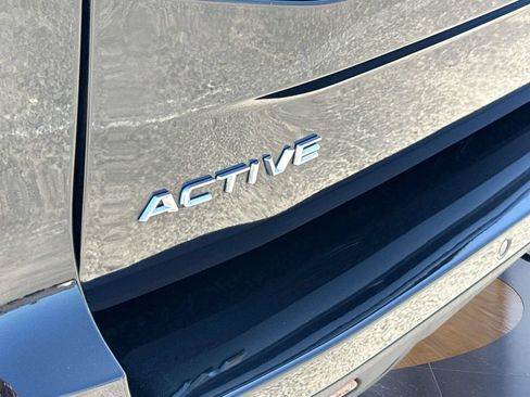 Used 2025 Ford Expedition Active RWD image 10