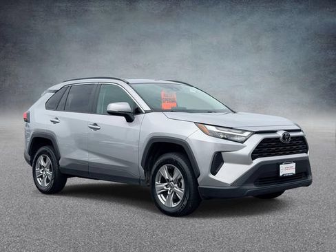 Used 2024 Toyota RAV4 XLE FWD image 1