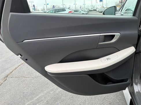 Used 2023 Hyundai Sonata SEL image 21