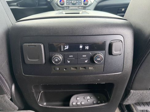 Used 2018 Chevrolet Tahoe LT w/ LT Signature Package image 35