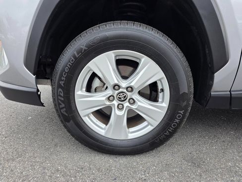 Used 2021 Toyota RAV4 XLE AWD/4WD image 9