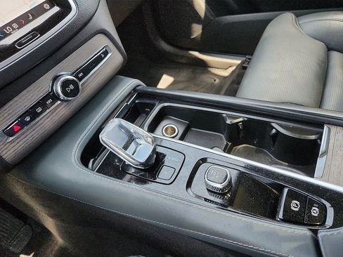 Used 2023 Volvo XC90 B6 Ultimate image 25