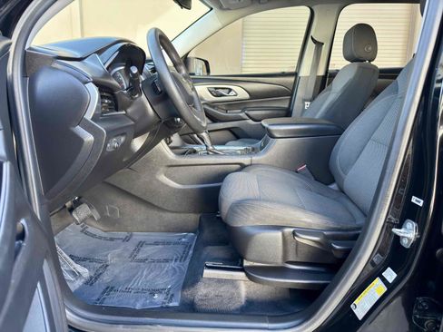 Used 2018 Chevrolet Traverse LS image 25