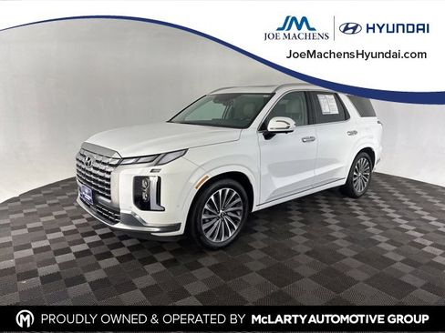 Used 2025 Hyundai Palisade Calligraphy image 3