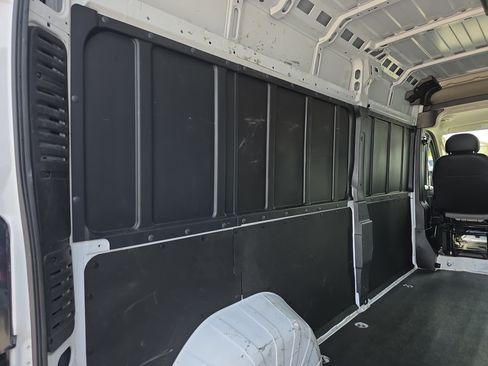 Used 2025 RAM ProMaster 2500 w/ Convenience Group FWD image 14