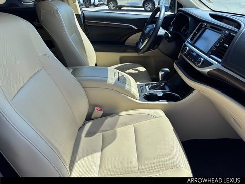 Used 2016 Toyota Highlander Limited AWD/4WD image 8