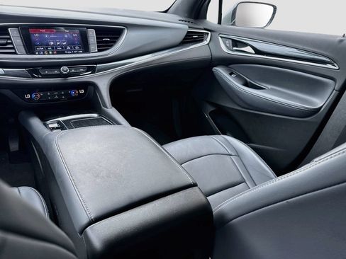 Used 2023 Buick Enclave Essence w/ Sport Touring Edition AWD/4WD image 24