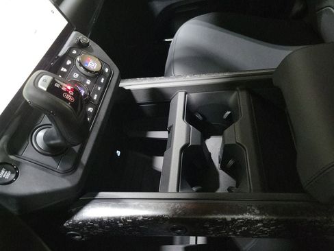 New 2026 Land Rover Defender 110 OCTA image 20