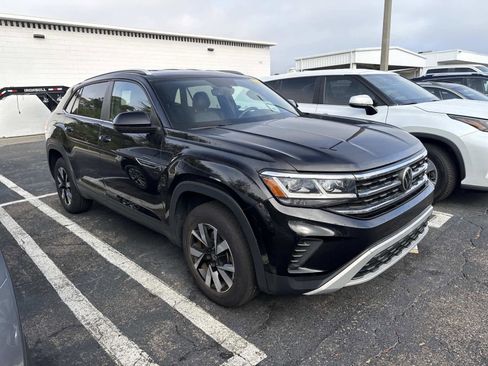 Used 2021 Volkswagen Atlas Cross Sport SE image 1