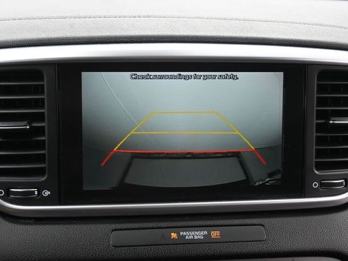 Used 2020 Kia Sportage LX image 18