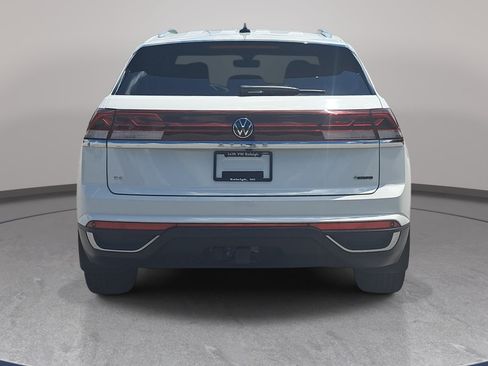 Used 2024 Volkswagen Atlas Cross Sport SE w/ Black Wheel Package AWD/4WD image 6