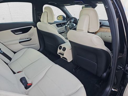 Used 2023 Mercedes-Benz C 300 4MATIC Sedan image 11