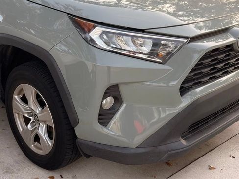 Used 2021 Toyota RAV4 XLE FWD image 5