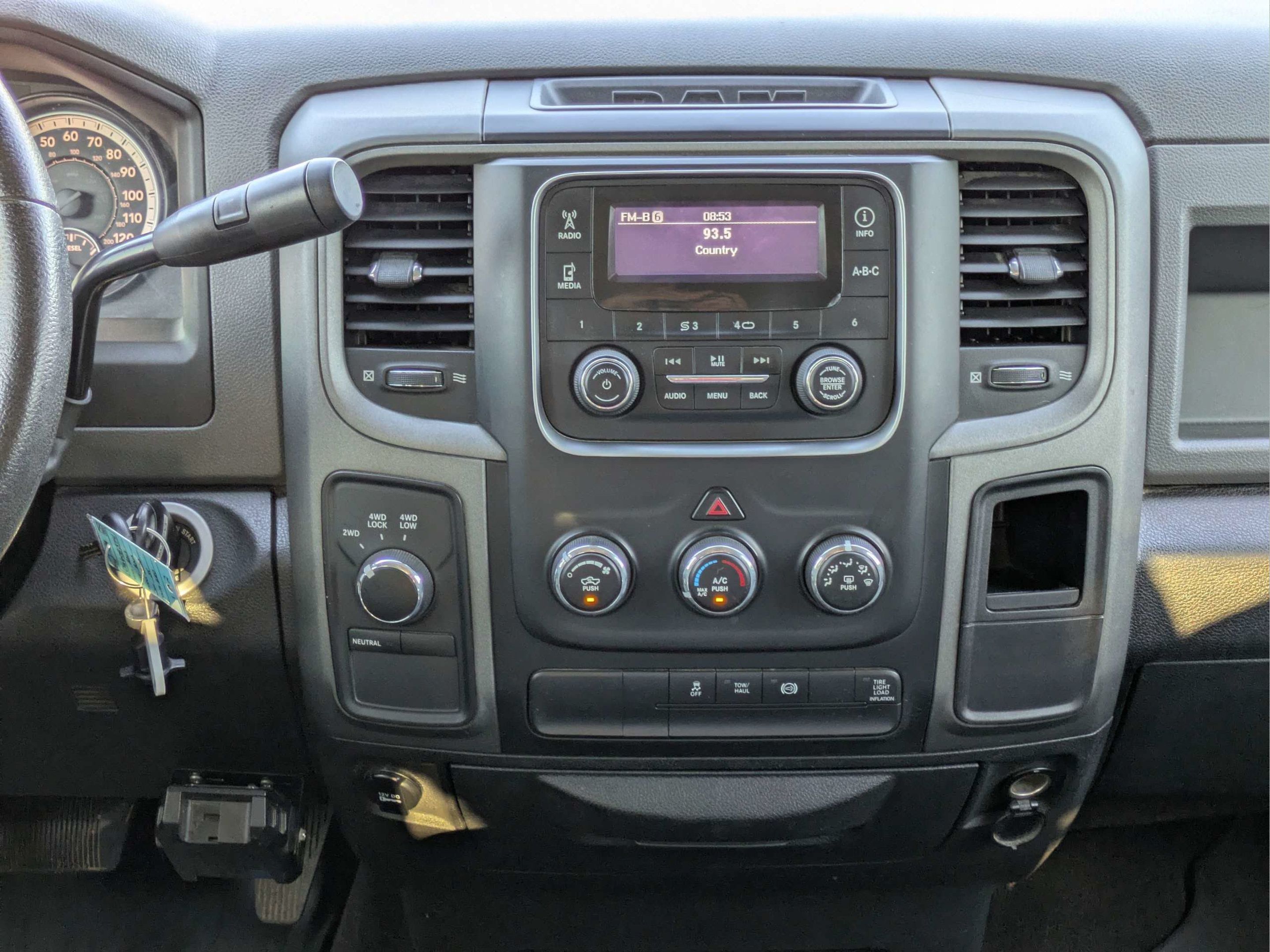 Used 2013 RAM 2500 Tradesman w/ Chrome Appearance Group AWD/4WD image 17