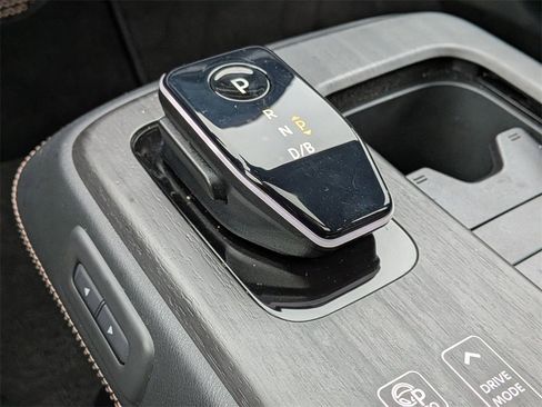 Used 2023 Nissan Ariya FWD image 17