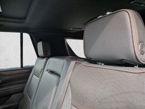 Used 2022 Chevrolet Tahoe High Country image 13