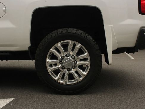 Used 2019 Chevrolet Silverado 2500 LTZ w/ Duramax Plus Package AWD/4WD image 9