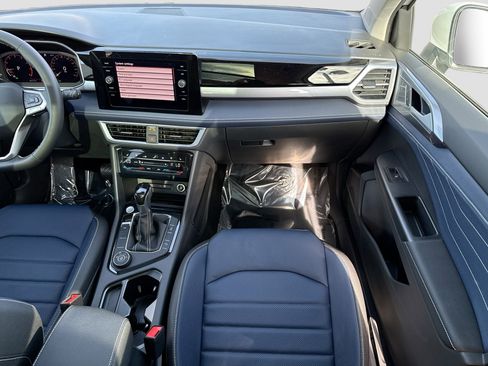 New 2026 Volkswagen Taos SEL image 17