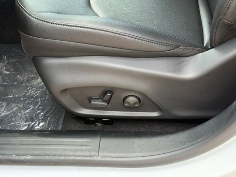 New 2025 Jeep Compass Limited w/ Sun & Sound Group image 14