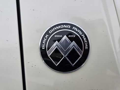 Used 2013 Chevrolet Avalanche LTZ image 30