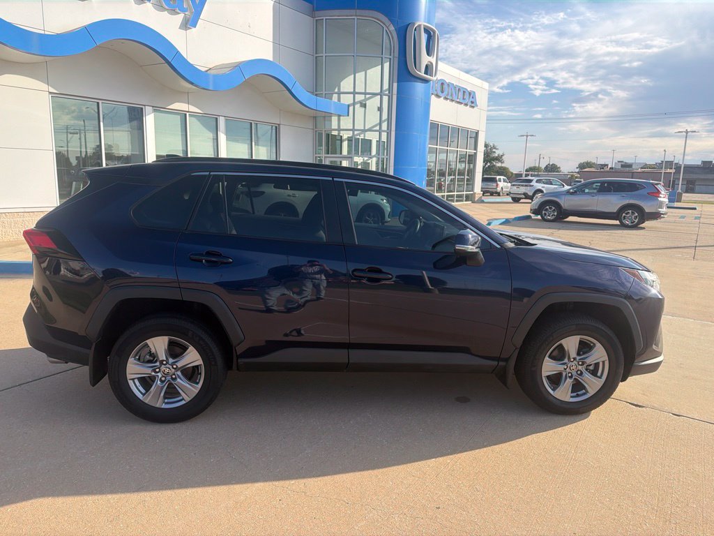 Used 2022 Toyota RAV4 XLE w/ Convenience Package FWD image 10