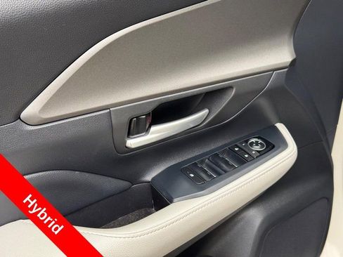 Used 2024 Toyota Grand Highlander XLE FWD image 19