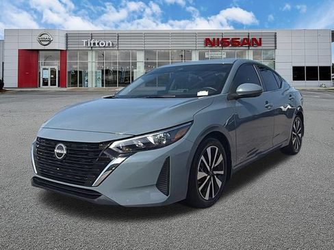 Used 2025 Nissan Sentra SV w/ SV Premium Package FWD image 3