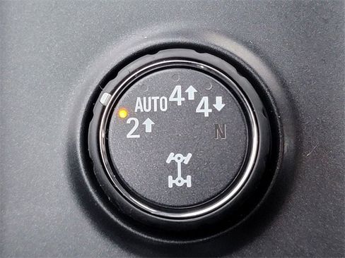 Used 2018 Chevrolet Silverado 1500 LT w/ All Star Edition image 8