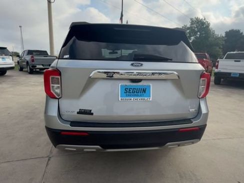 Used 2020 Ford Explorer XLT w/ Equipment Group 202A AWD/4WD image 7