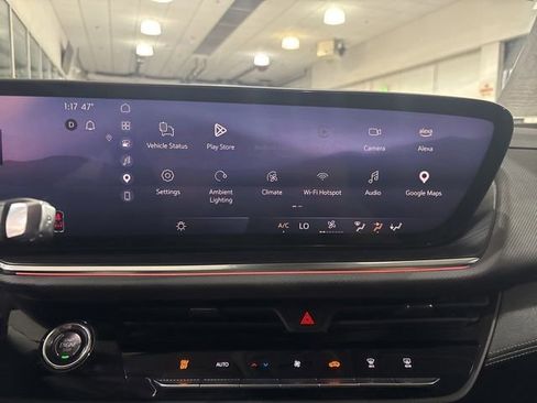 Used 2025 Buick Envision Preferred AWD/4WD image 24