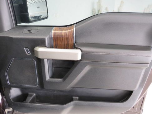 Used 2018 Ford F150 Lariat image 28