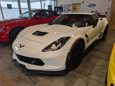Used 2019 Chevrolet Corvette Grand Sport w/ Battery Protection Package image 2