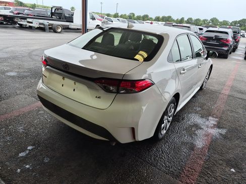 Used 2021 Toyota Corolla LE FWD image 4