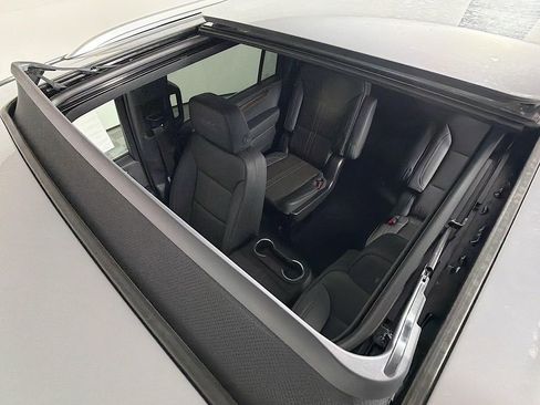 New 2026 Chevrolet Suburban High Country image 14