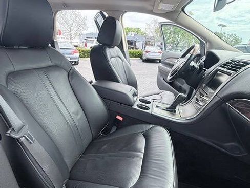 Used 2014 Lincoln MKX FWD w/ Equipment Group 102A image 14
