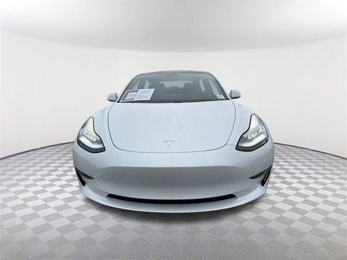 Used 2018 Tesla Model 3 Mid Range image 2