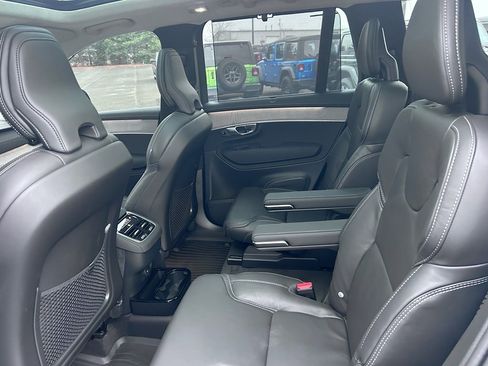 Used 2026 Volvo XC90 B6 Ultra w/ Lounge Package image 17