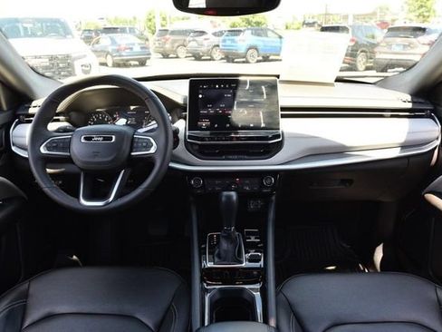 Used 2025 Jeep Compass Limited AWD/4WD image 7
