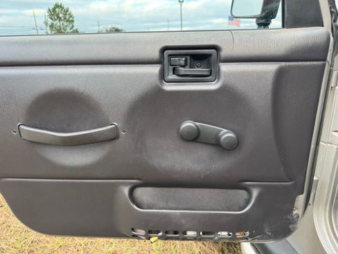 Used 2001 Jeep Wrangler Sport image 11