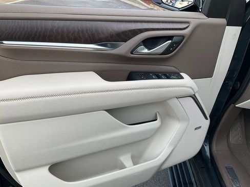 Used 2021 GMC Yukon Denali w/ Denali Premium Package image 7