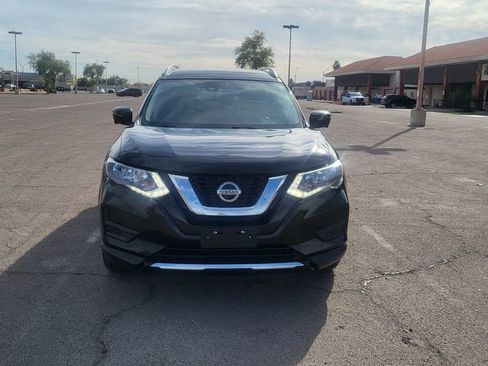 Used 2020 Nissan Rogue SV w/ Premium Package FWD image 3