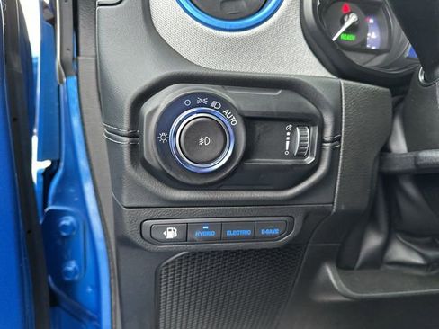 Used 2024 Jeep Wrangler Unlimited Sahara w/ Technology Group image 18