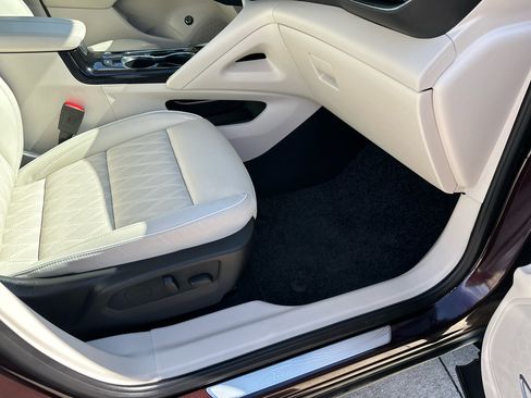 Used 2022 Buick Envision Avenir w/ Safety Package image 30