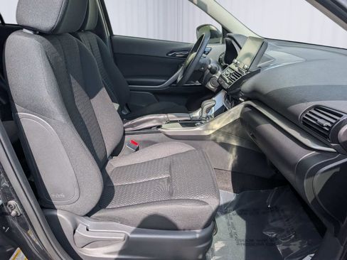 Used 2024 Mitsubishi Eclipse Cross LE AWD/4WD image 9