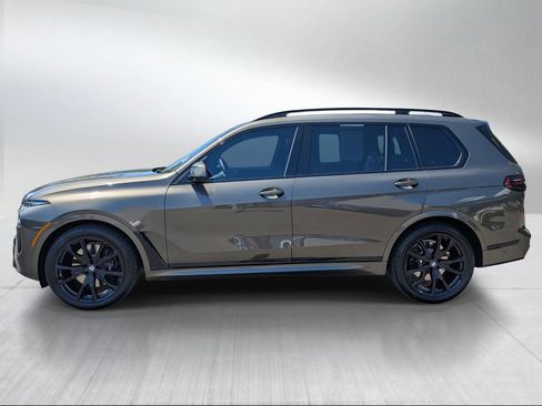 Used 2025 BMW X7 xDrive40i w/ M Sport Package AWD/4WD image 6