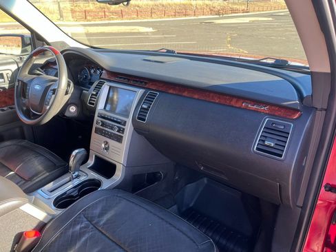 Used 2011 Ford Flex Limited w/ Rapid Spec Order Code image 24