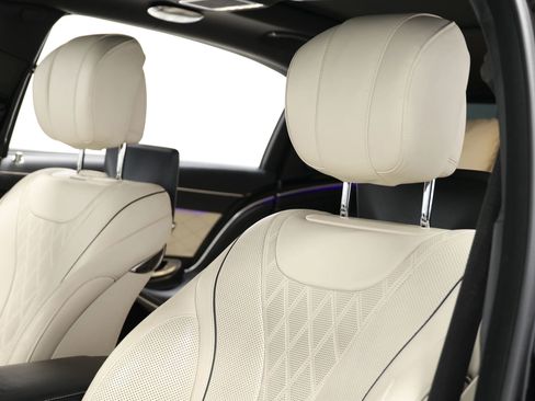 Used 2018 Mercedes-Benz Maybach S 560 4MATIC image 17